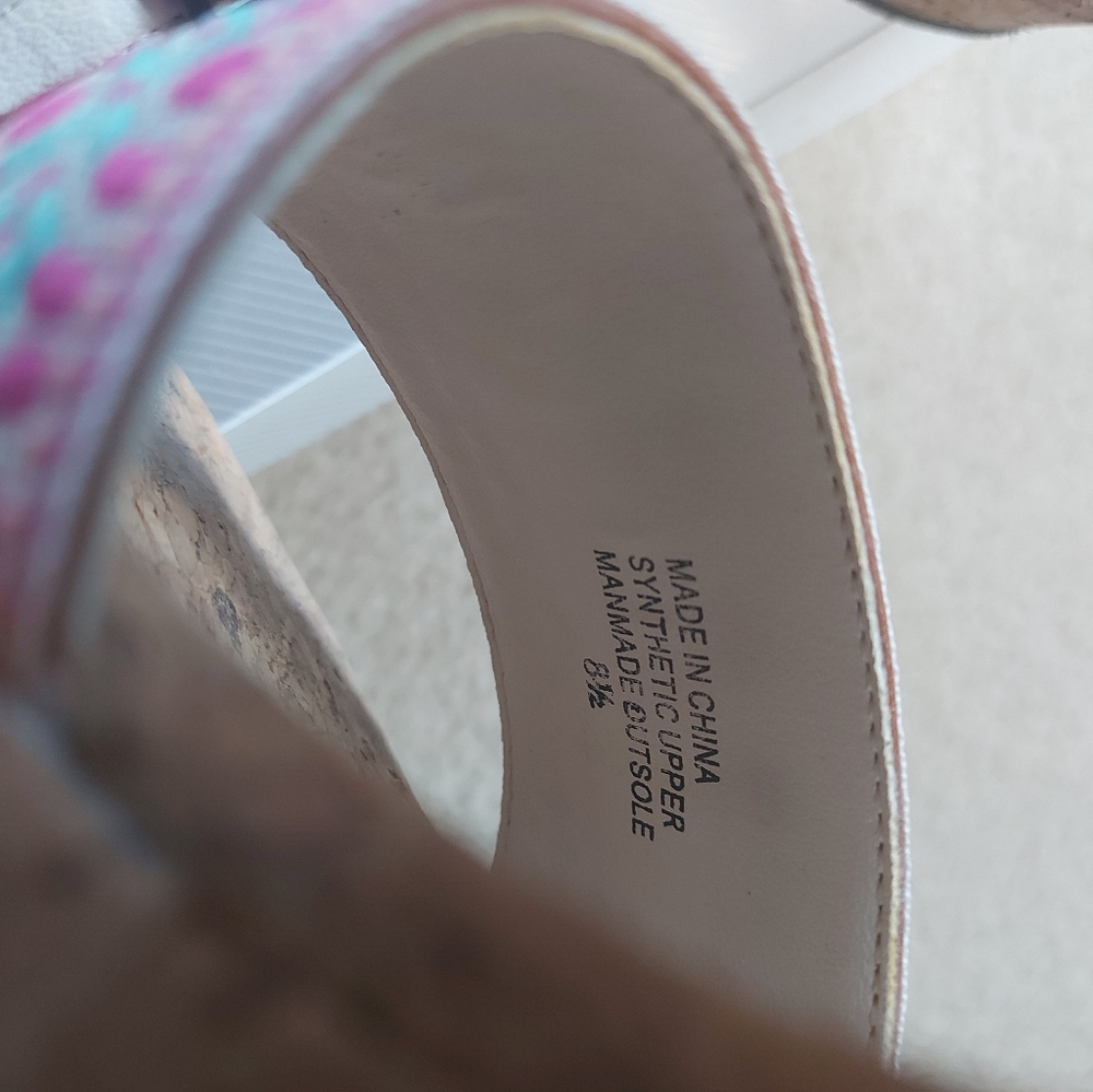 Sandals - Picture 4 of 5